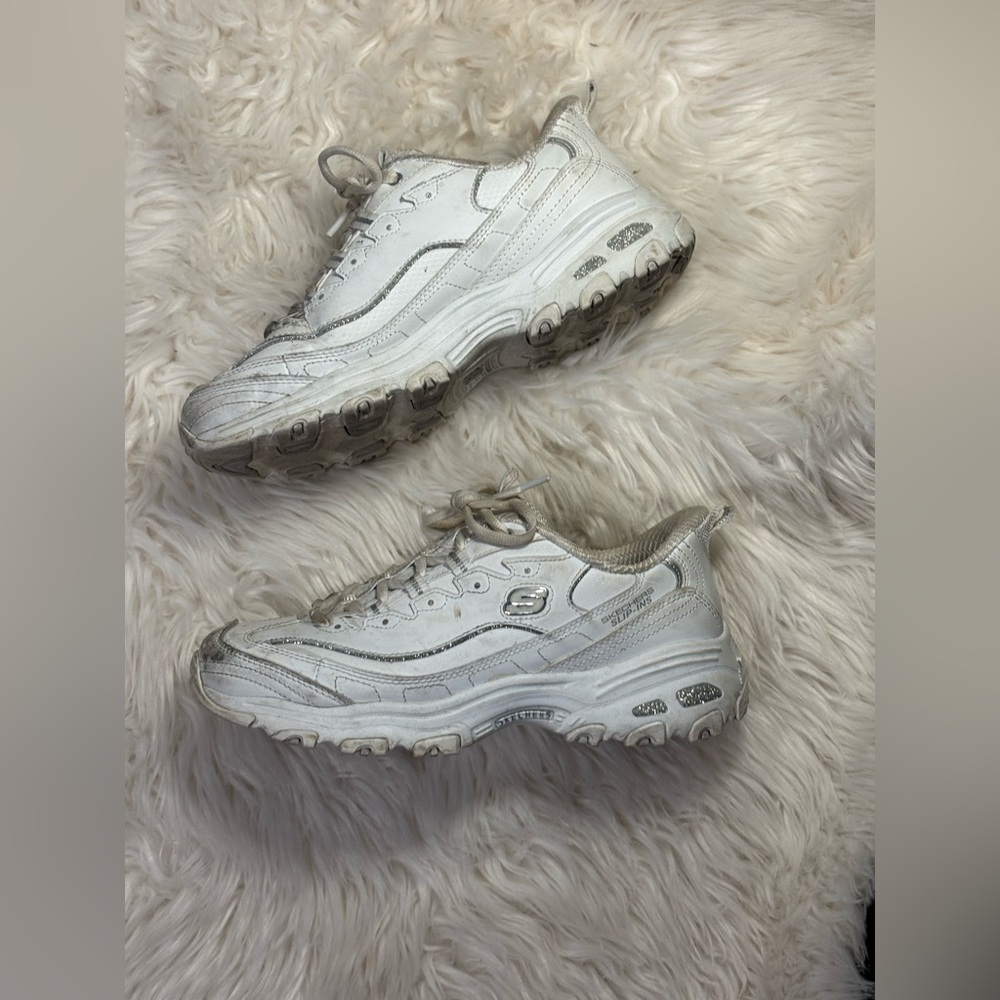 Well worn white sketchers sneakers shoes - Picture 3 of 8